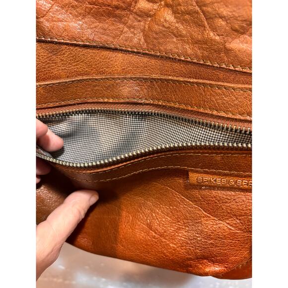 Spikes and sparrow brown leather crossbody bag with adjustable strap and zippers - Picture 7 of 11